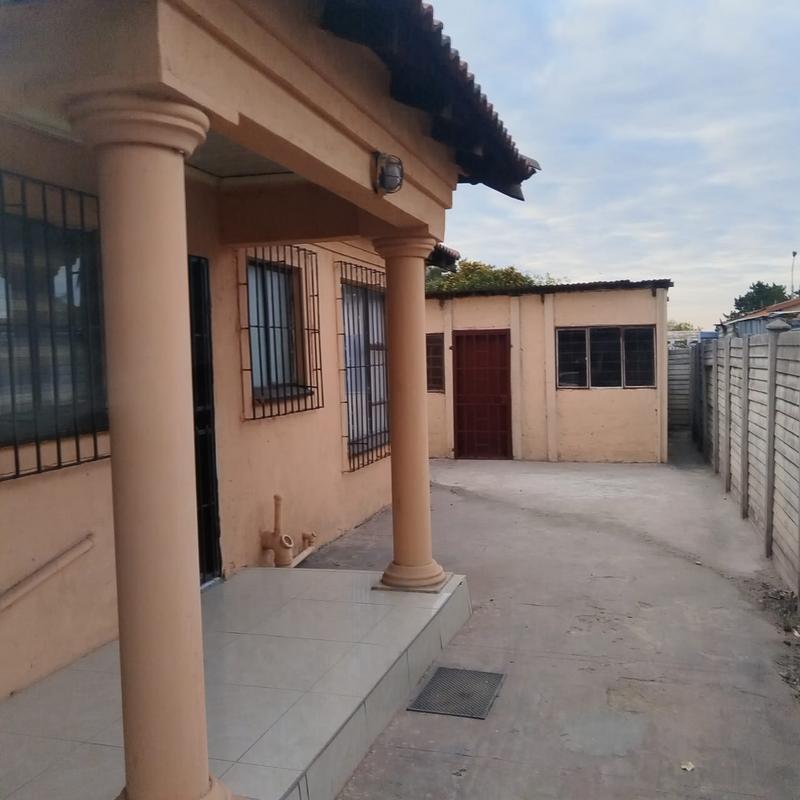2 Bedroom Property for Sale in Zinniaville North West